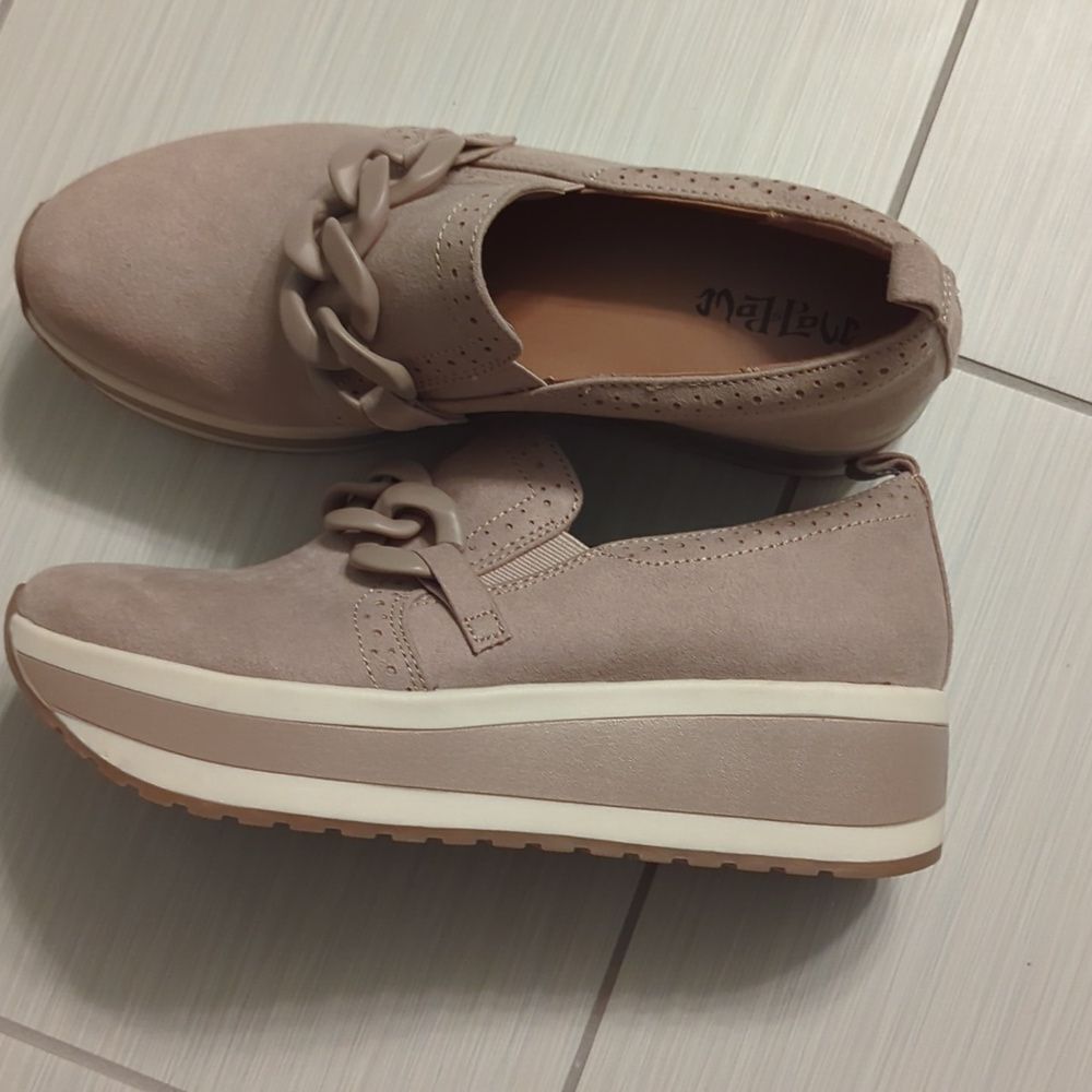 NWOT Madlove Tan Faux Leather Slip On Platforms - Picture 2 of 4